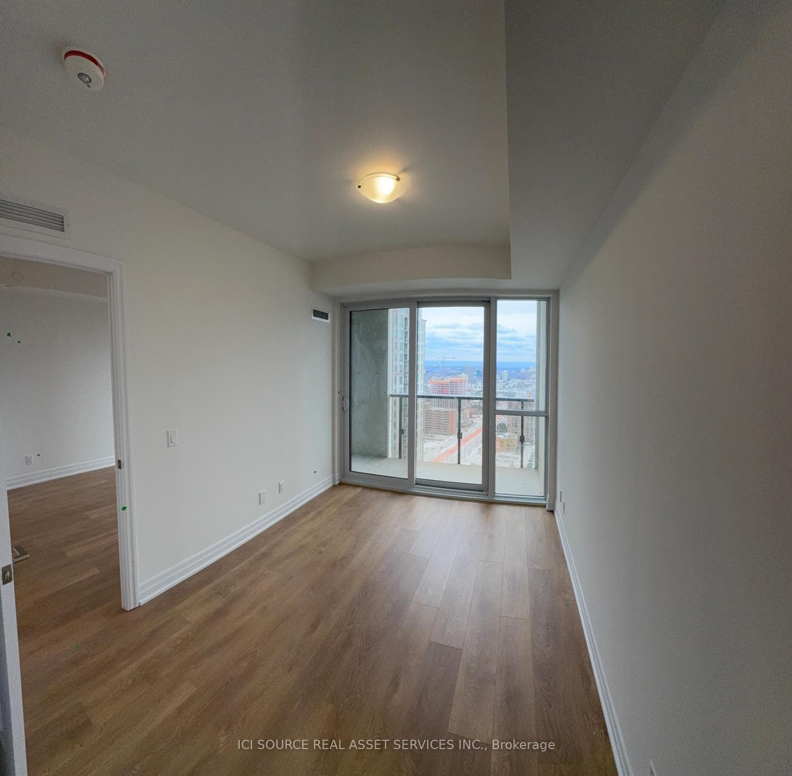 30 Elm Drive Unit 2706 photo 12