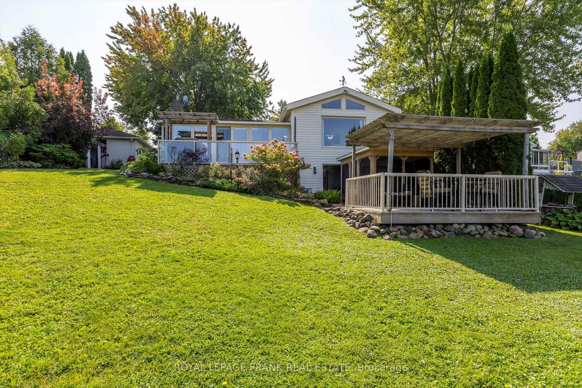 490 McConnell Drive photo 34