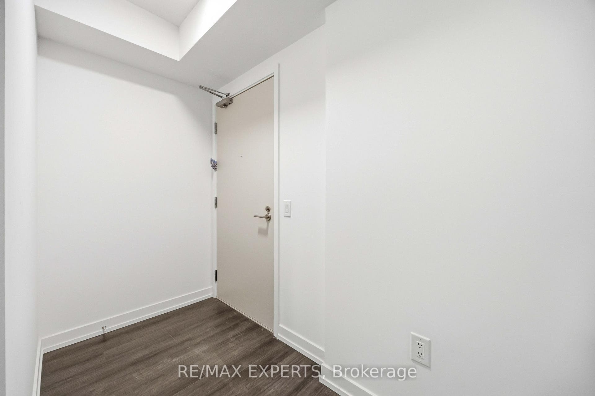 4010 Eglinton Avenue Unit 320 photo 6