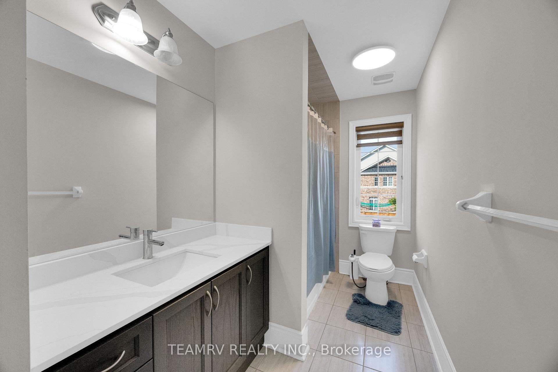 1161 Upper Thames Drive photo 33