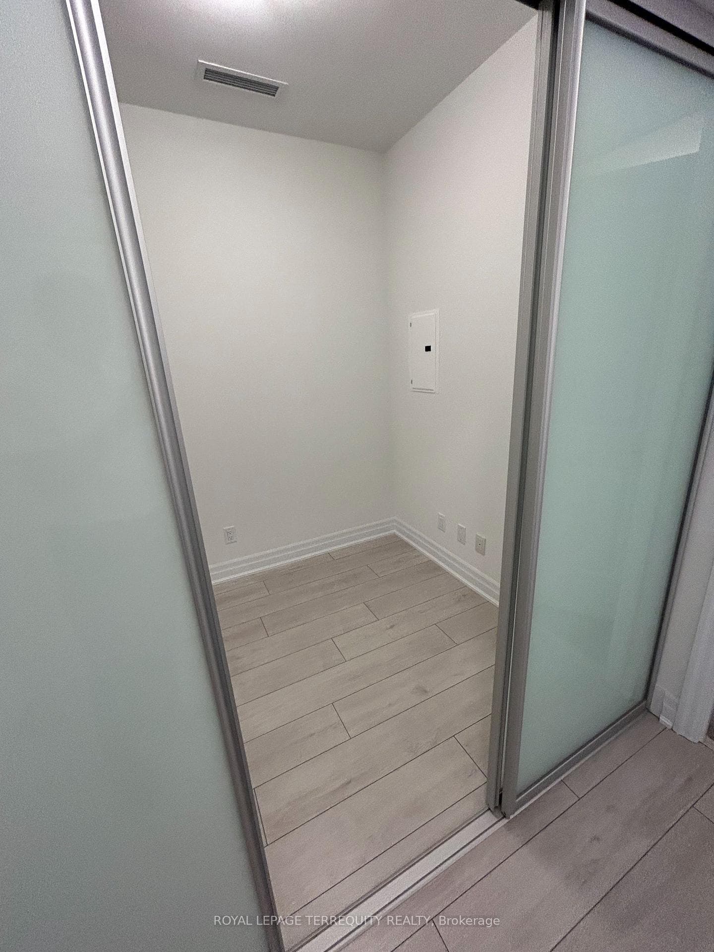 30 Elm Drive Unit 307 photo 21
