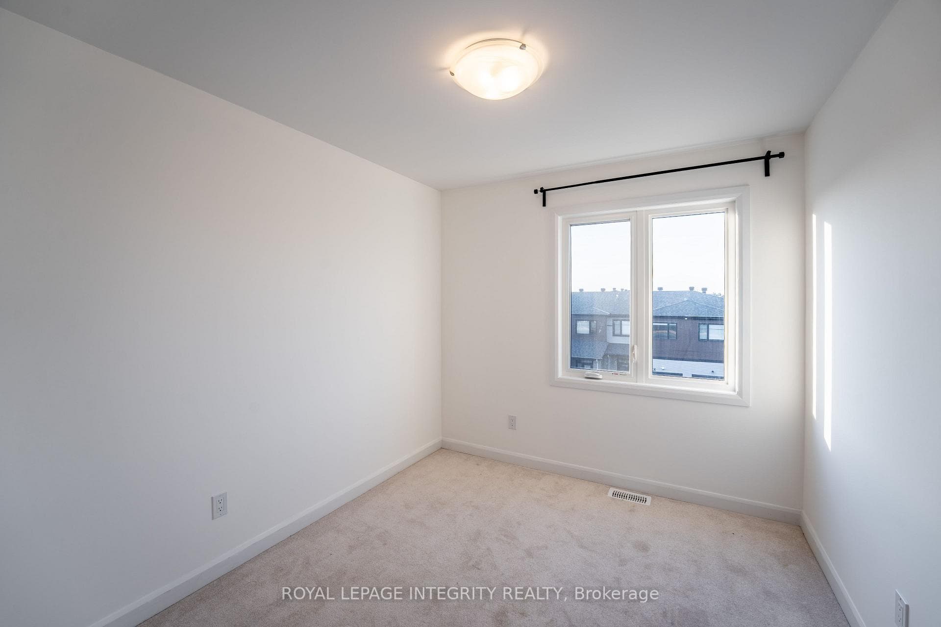 806 Everbloom Lane photo 29