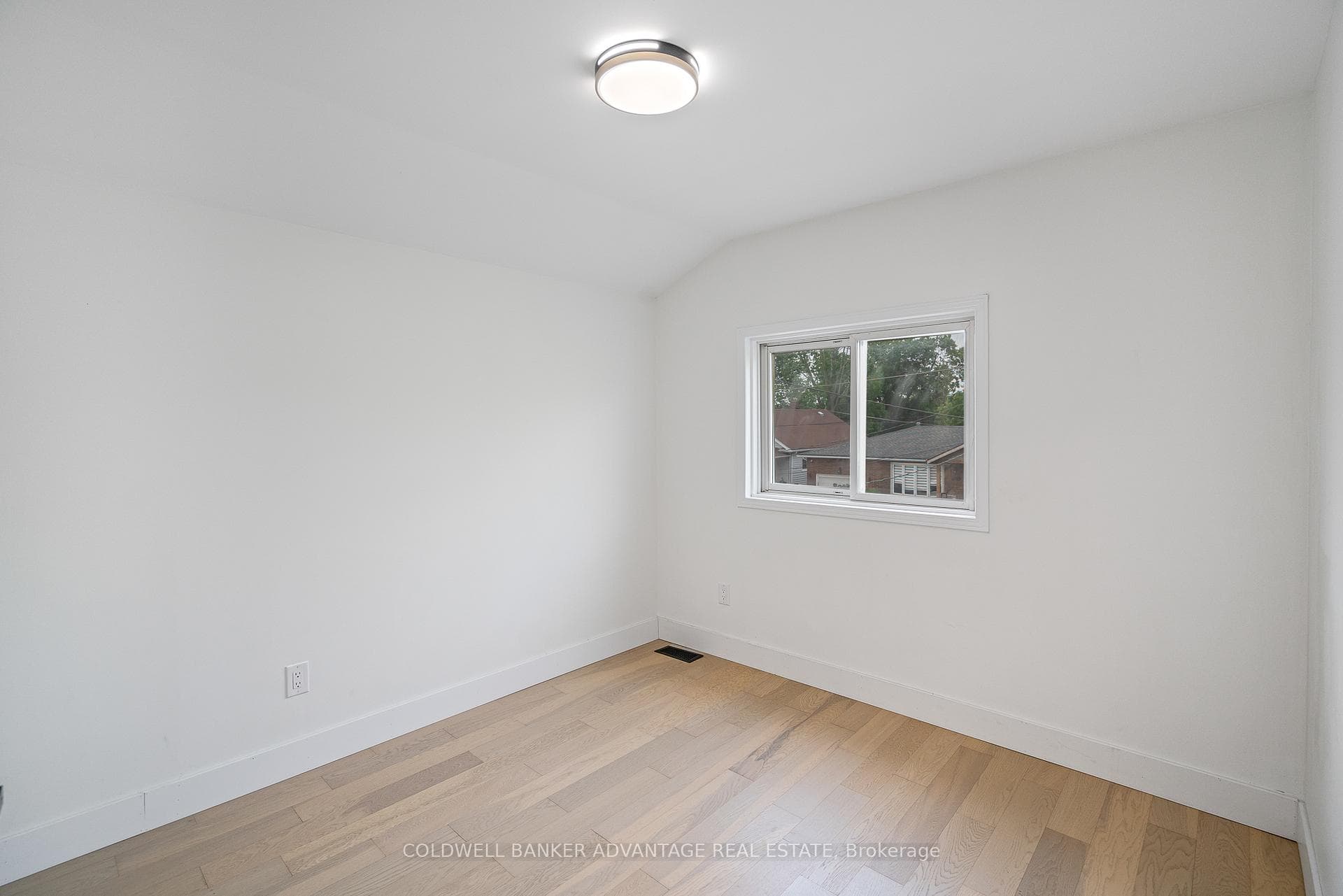 4477 Third Avenue photo 24