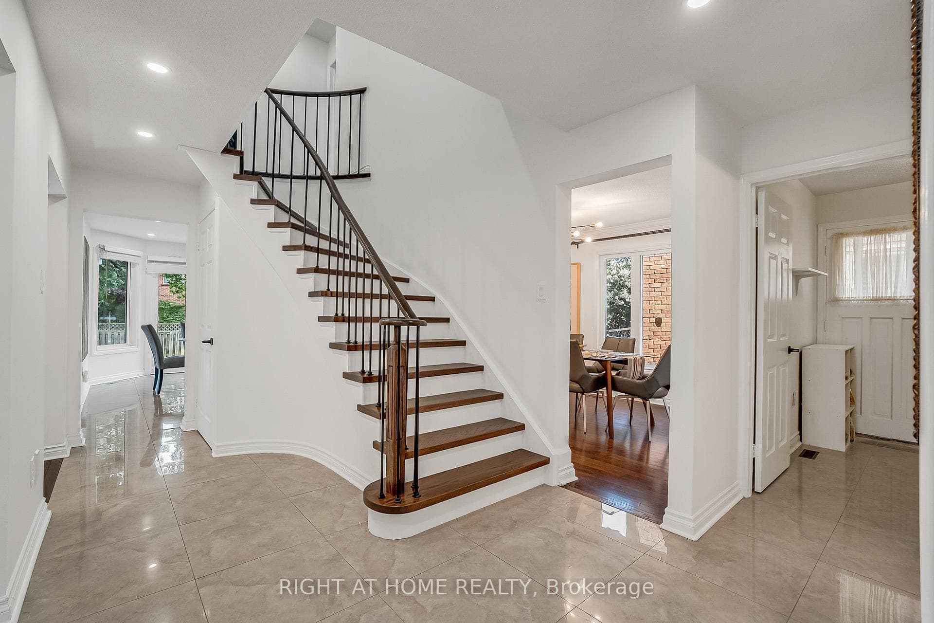 317 Atha Avenue photo 4