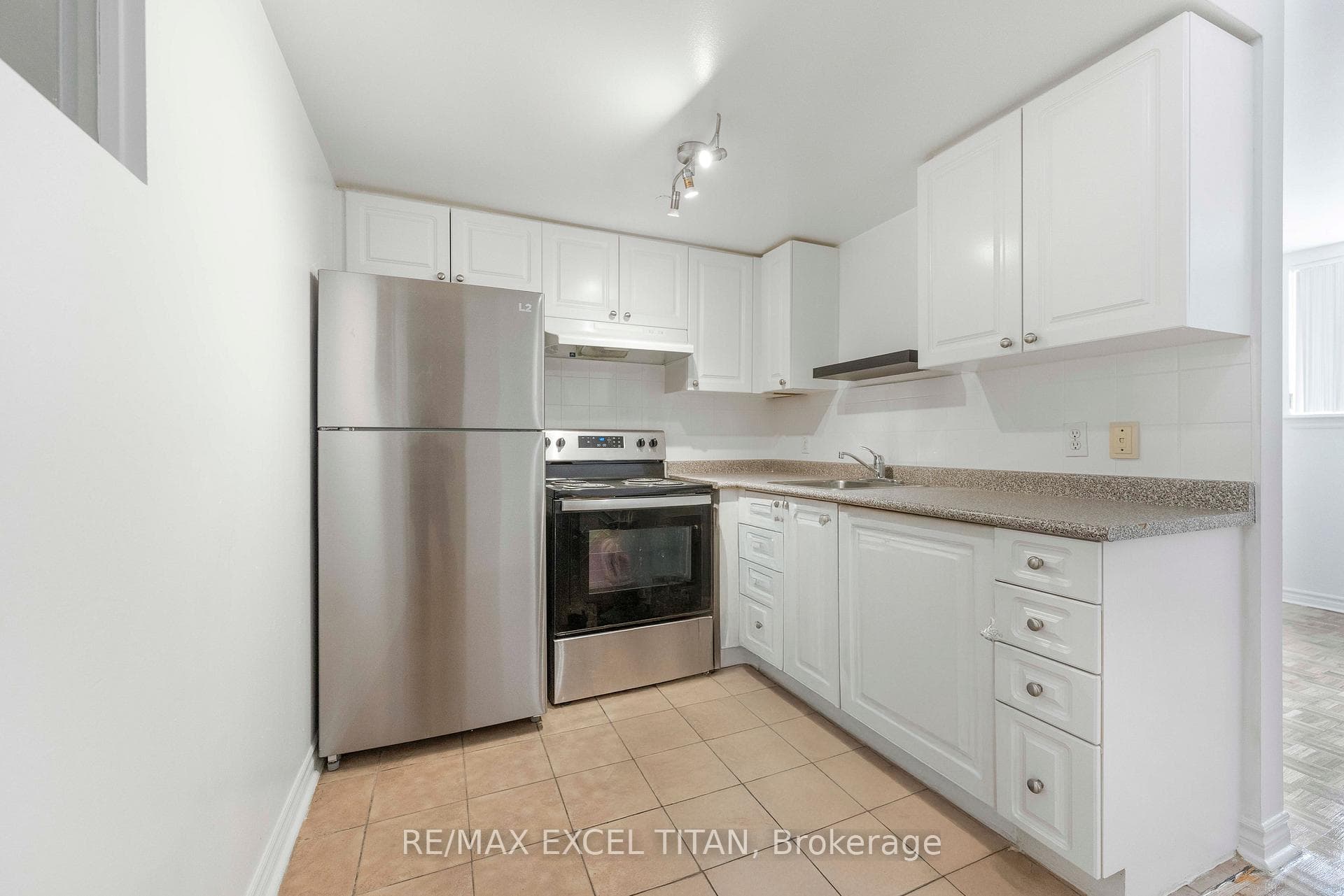 1407 Dupont Street Unit 112 photo 10
