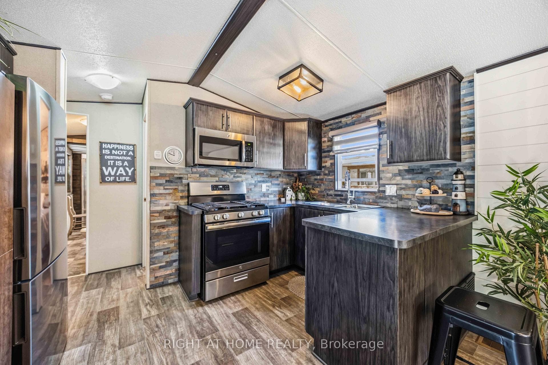 2891 OLD LAKESHORE Road photo 14