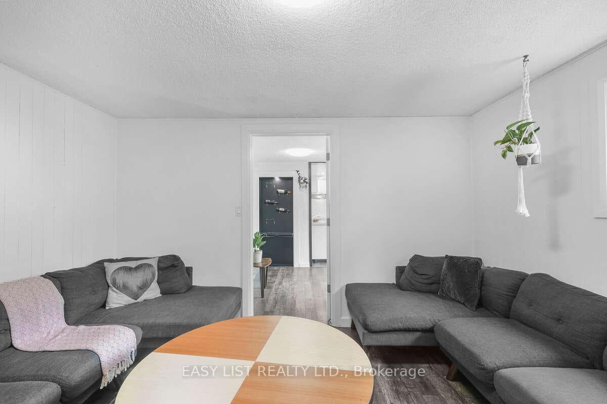 1507 Oxford Street photo 28