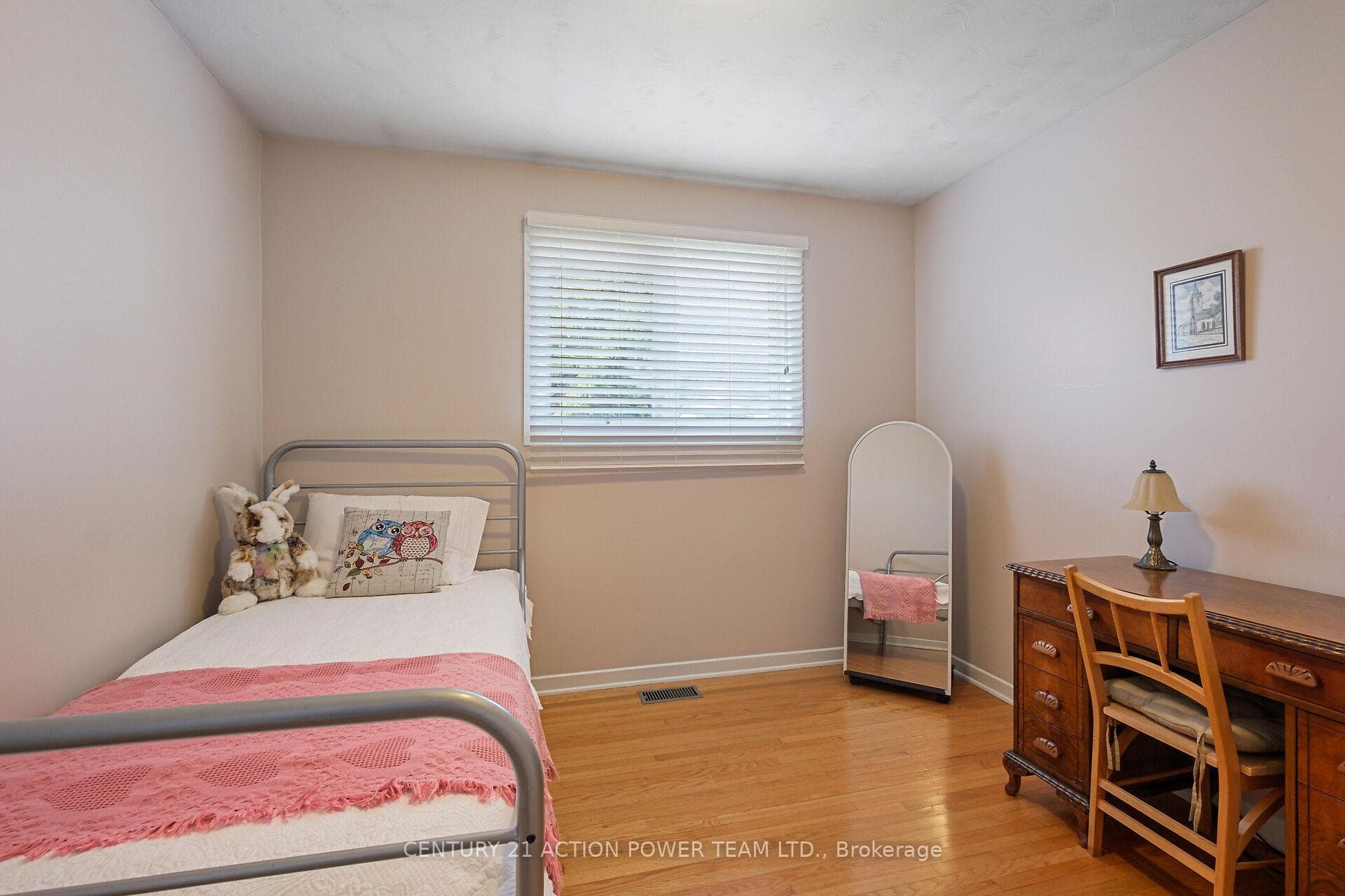 1535 St. Georges Street photo 30