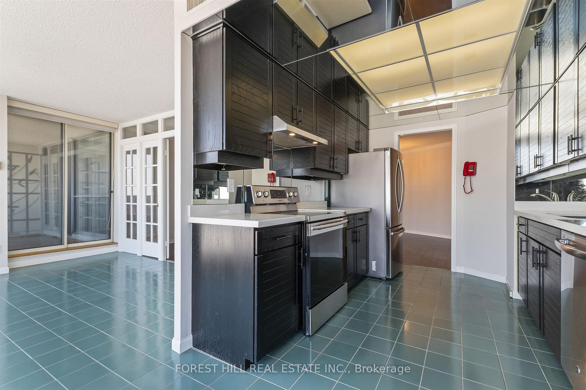 85 Skymark Drive Unit 2305 photo 15