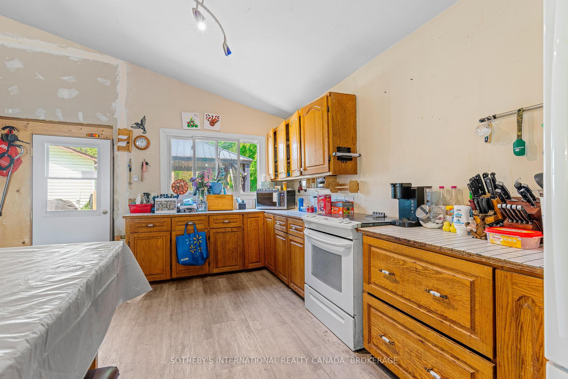 580 King Street photo 9