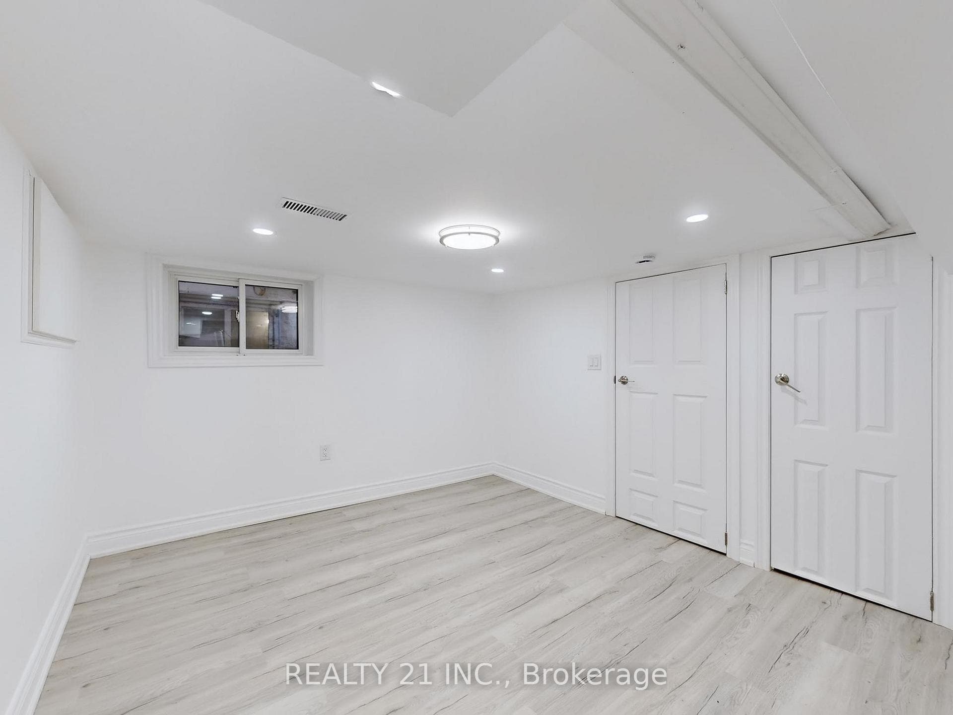 92 King Edward Ave Avenue photo 35