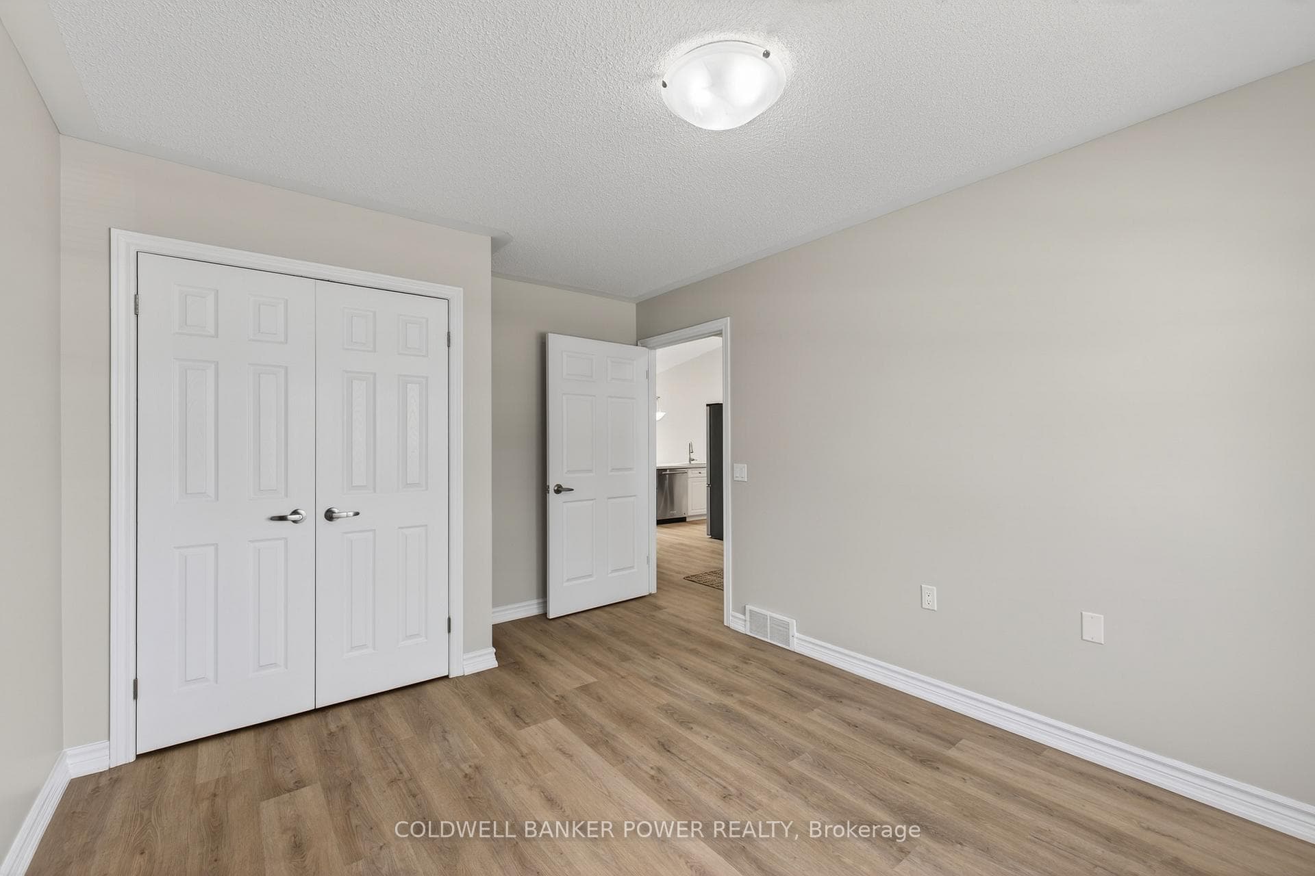 680 Commissioners Road Unit 28 photo 17
