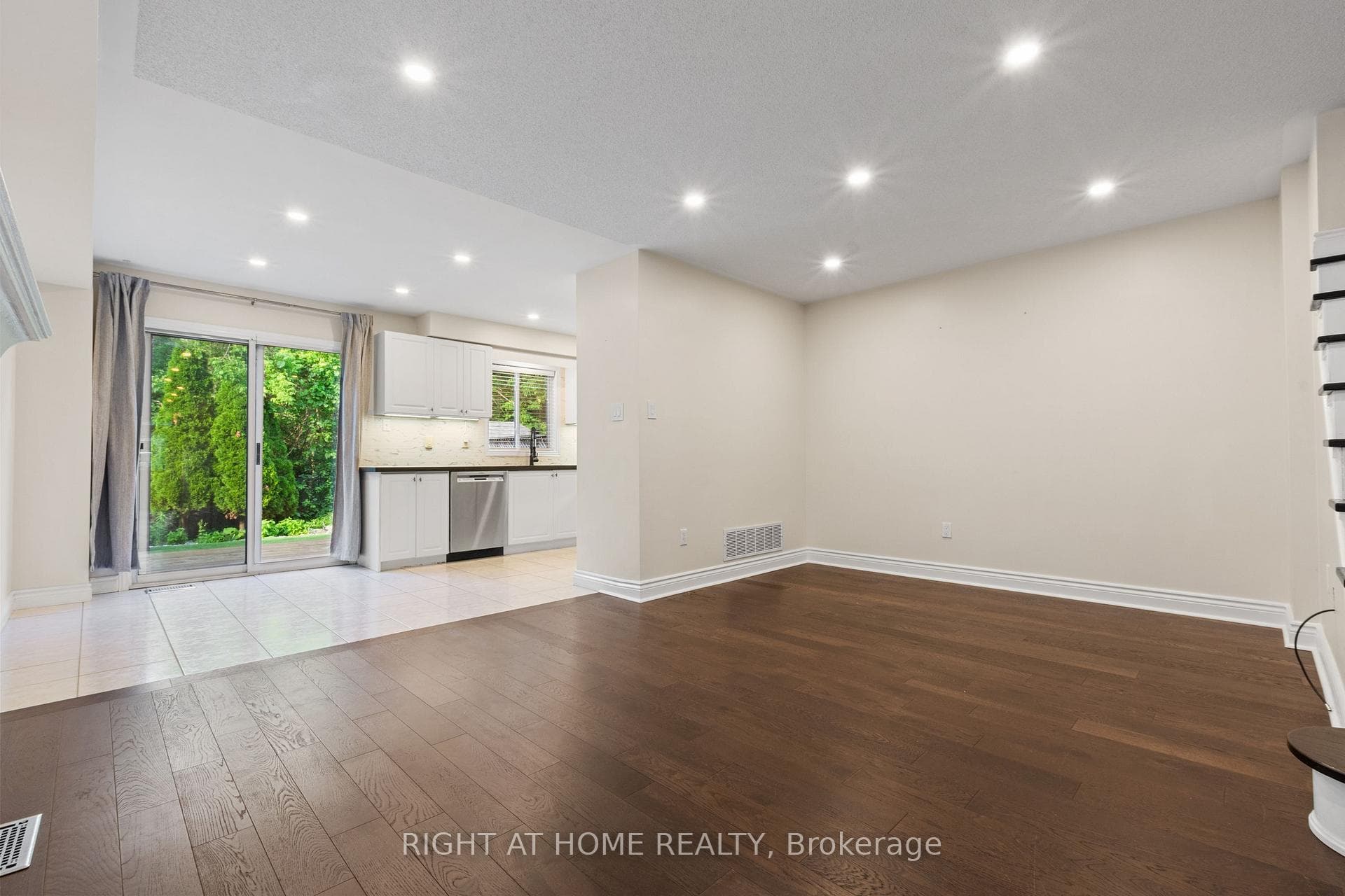 1811 Creek Way photo 6