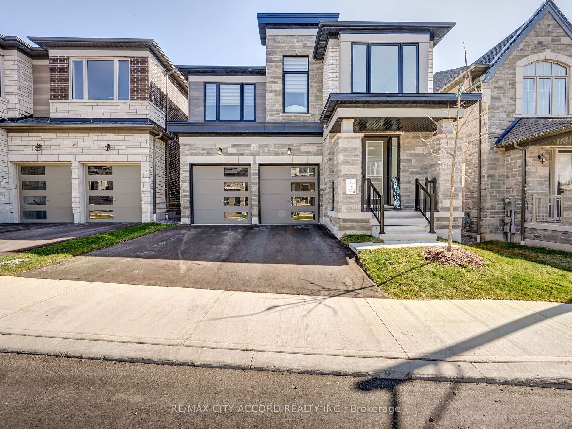 400 Finch Avenue Unit 25 photo 1