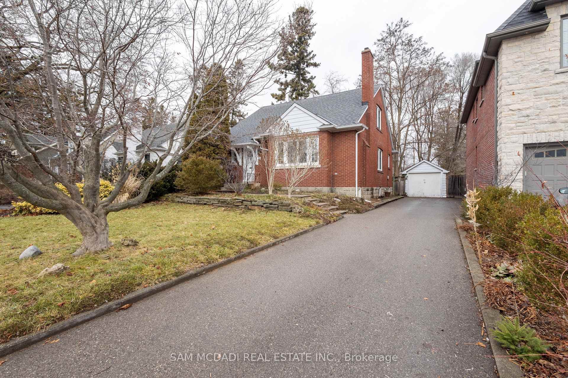 11 Brant Avenue photo 1