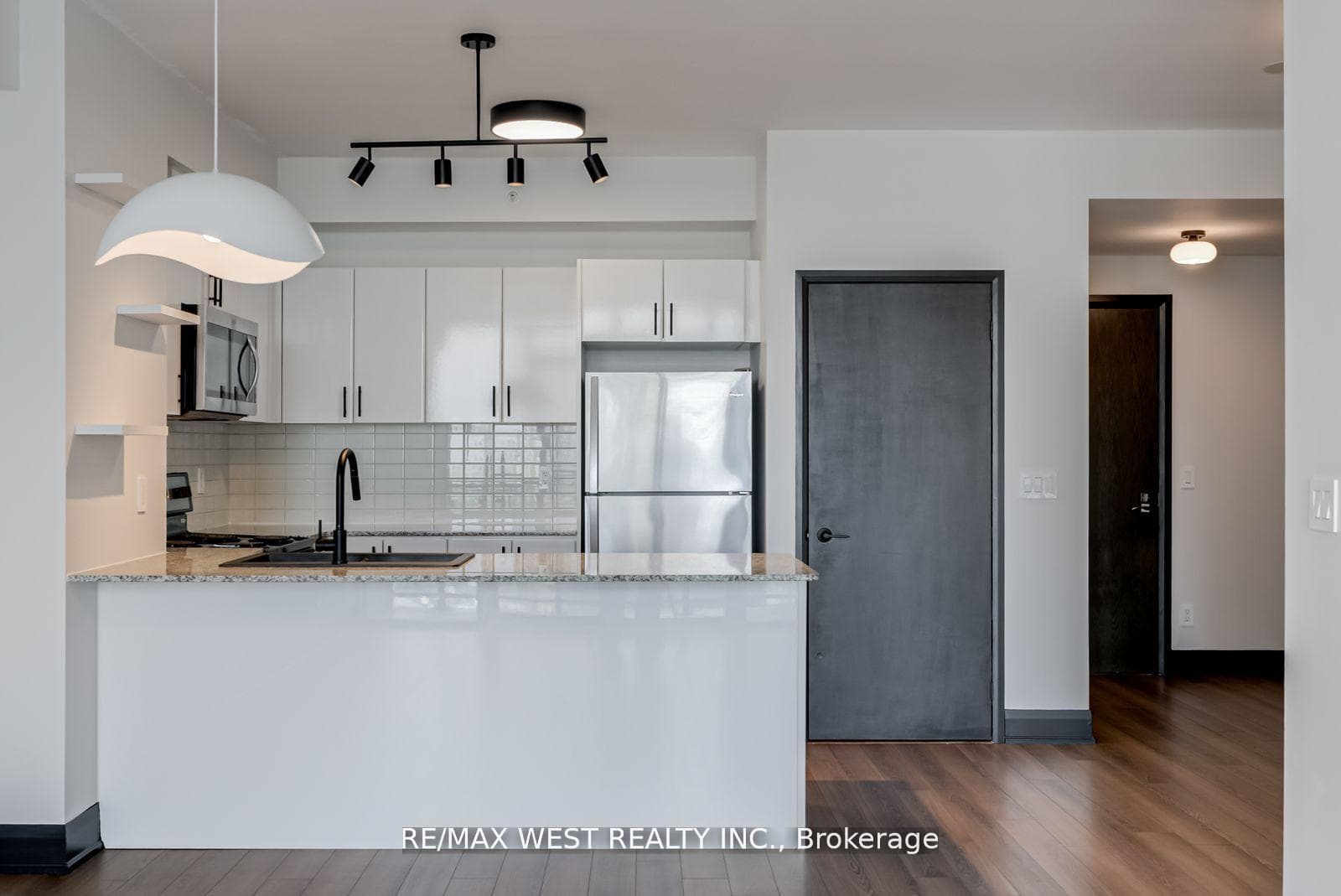 2900 Highway 7 Road Unit 606 photo 5