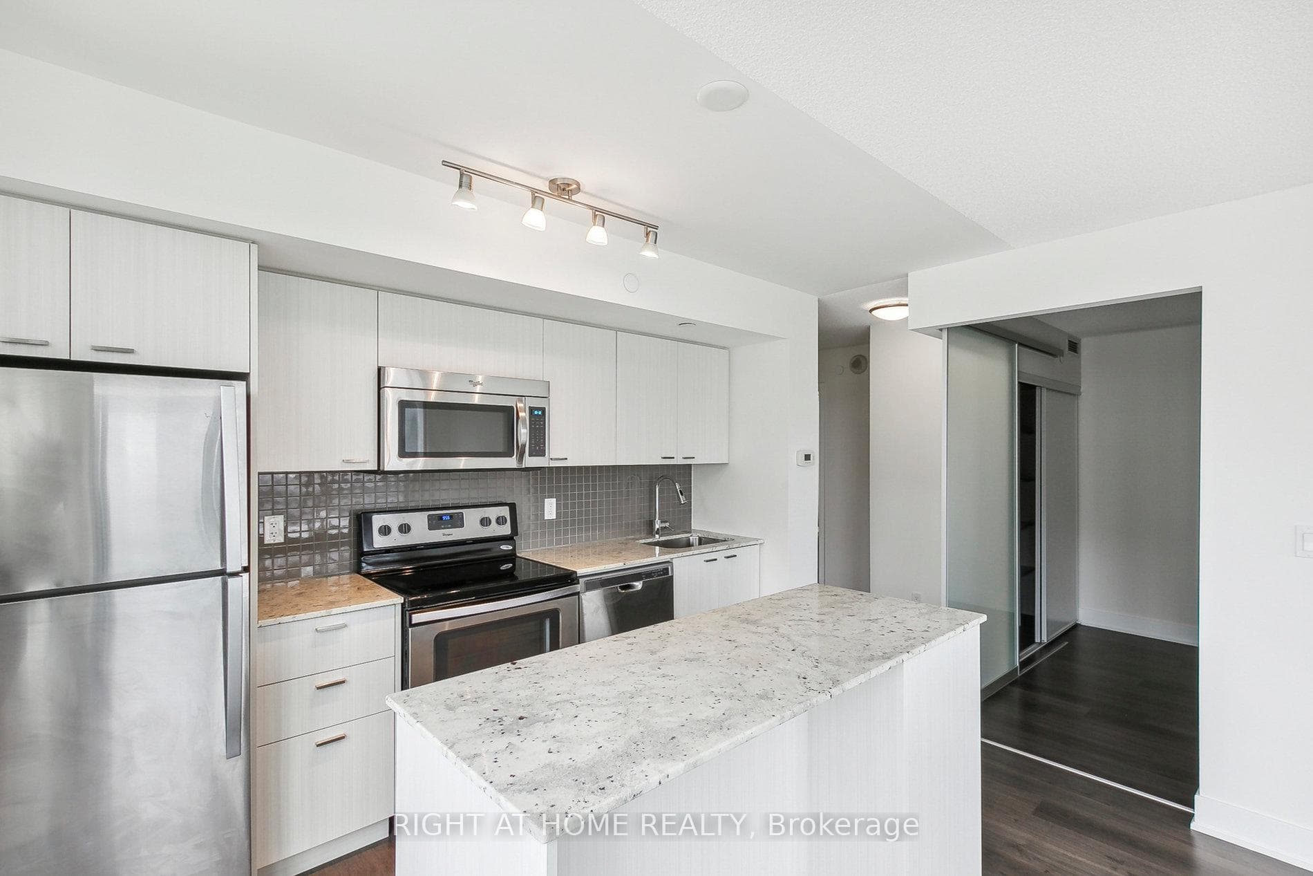 88 Sheppard Avenue Unit 1005 photo 18