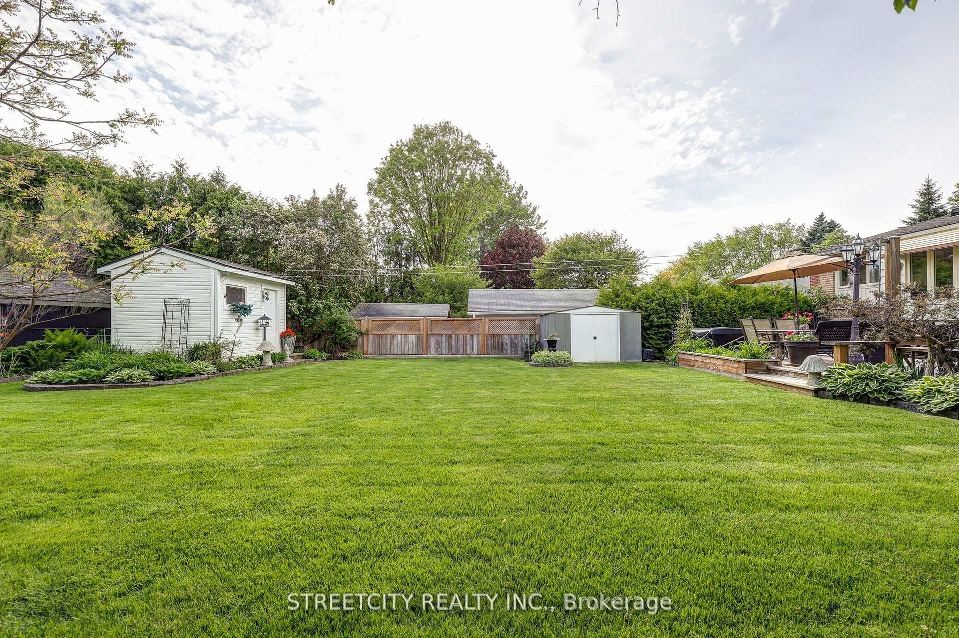 531 Elm Street photo 43