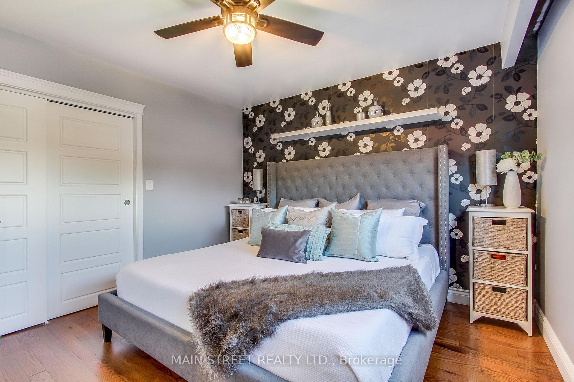 Primary Bedroom/Elegant Wallpaper