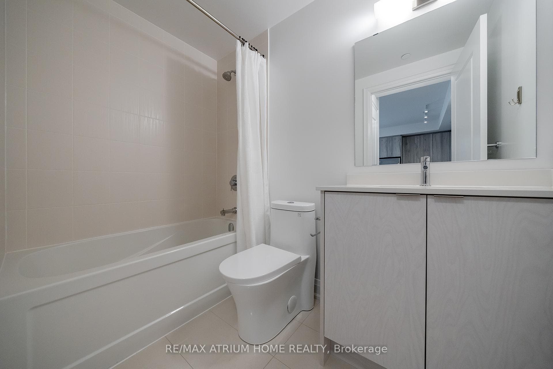 10 Gatineau Drive Unit 1004 photo 17