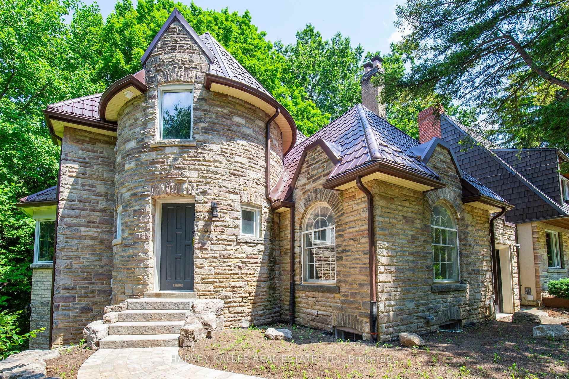 104 Donwoods Drive photo 2