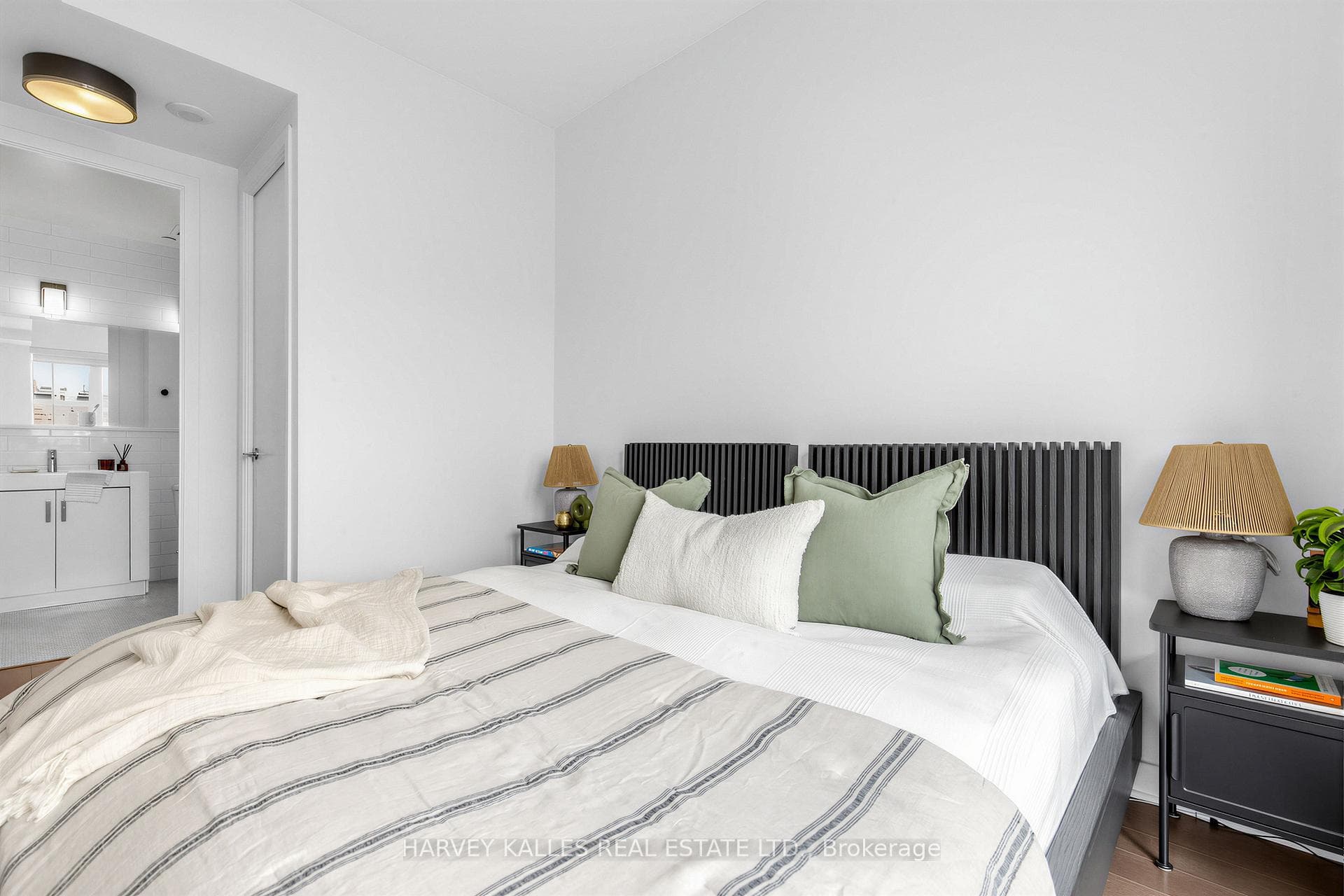 156 Portland Street Unit 301 photo 21