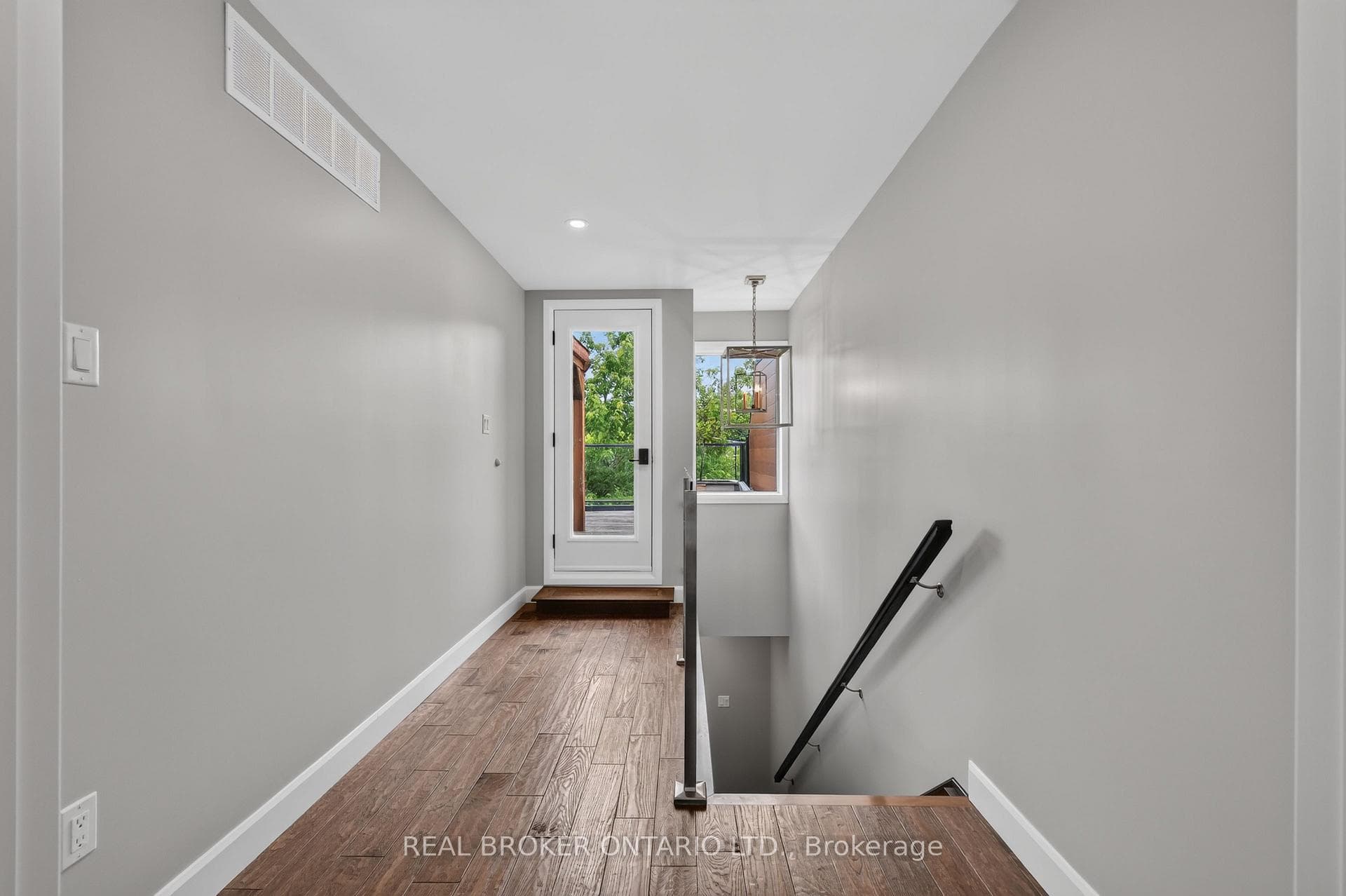 343 Riverdale Avenue photo 22