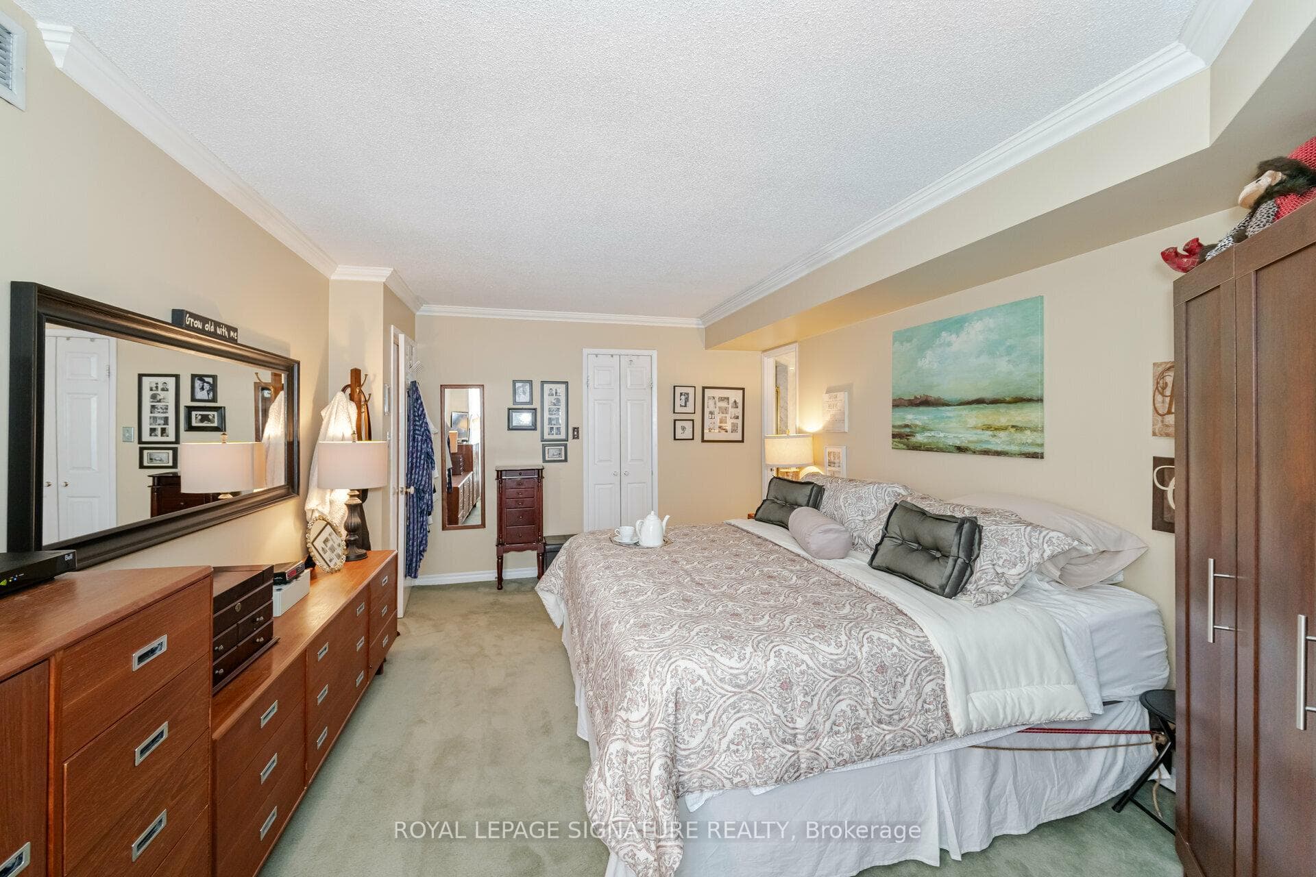 55 Kingsbridge Garden Circle Unit 1605 photo 18