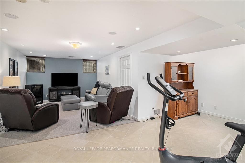 64 ROSEANNE Lane photo 24