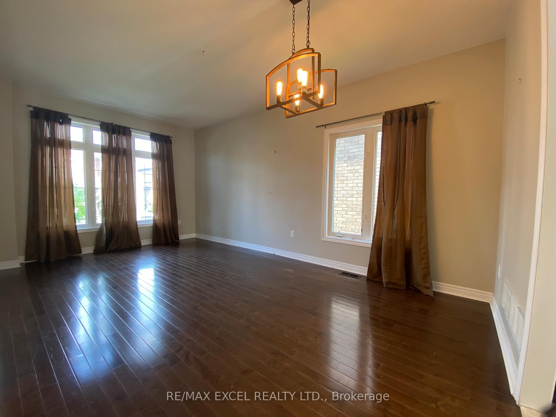236 Roadhouse Boulevard photo 5