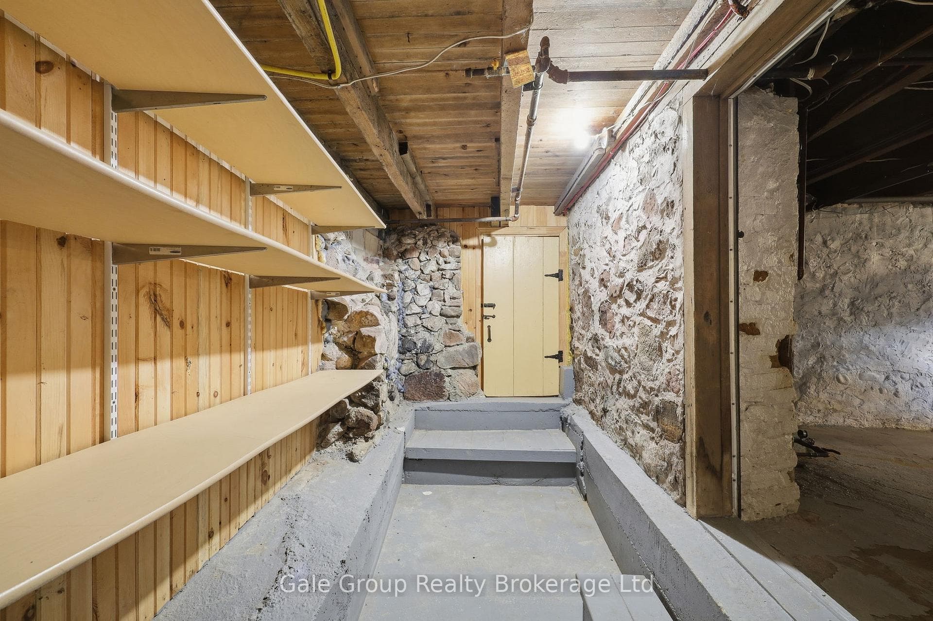 1349 Queen Street photo 38