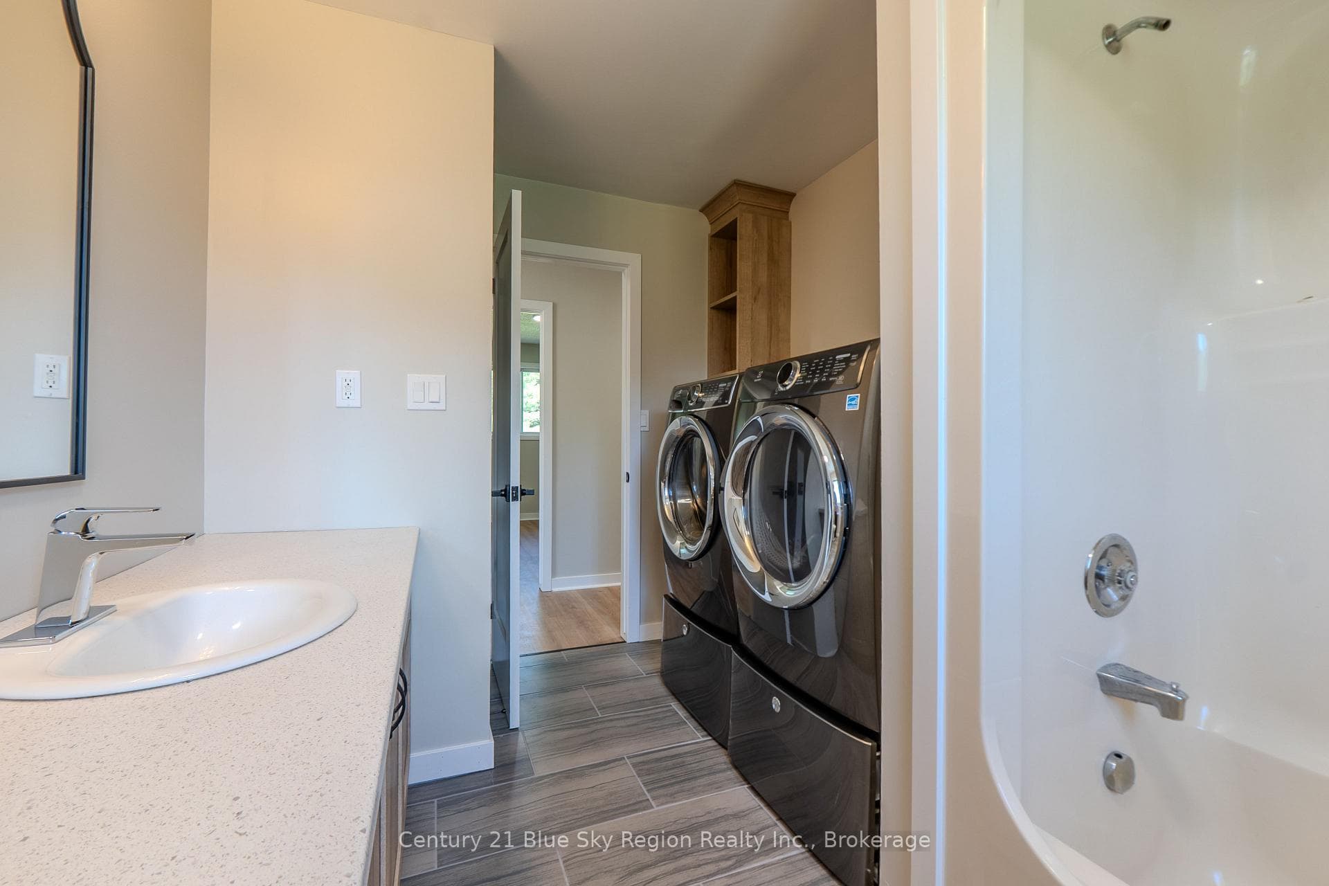 418 Laurier Street photo 21