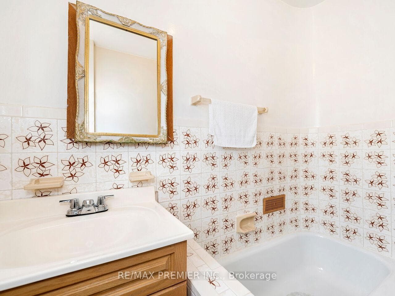 85 Earlscourt Avenue photo 31