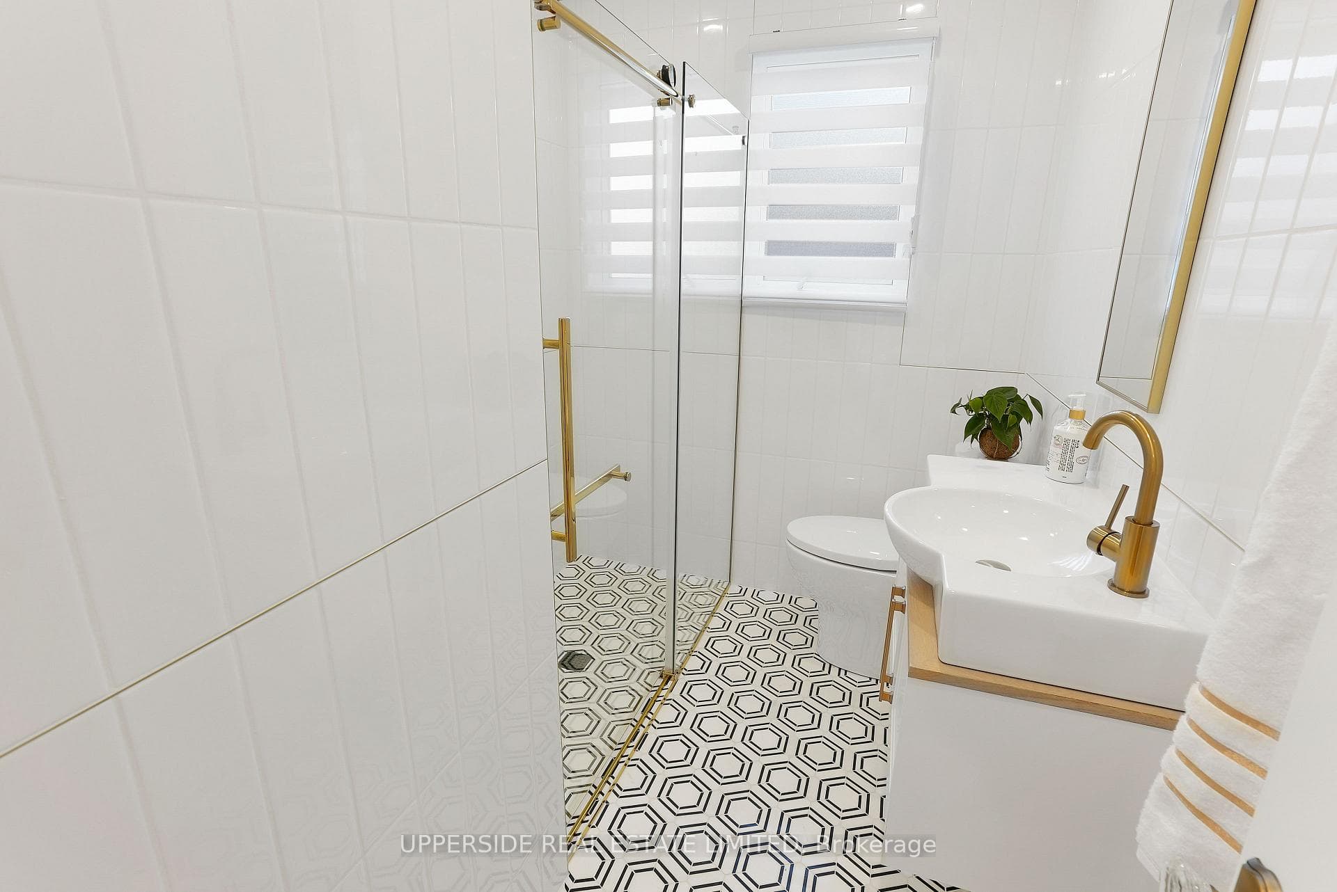 215 Ridley Boulevard photo 13