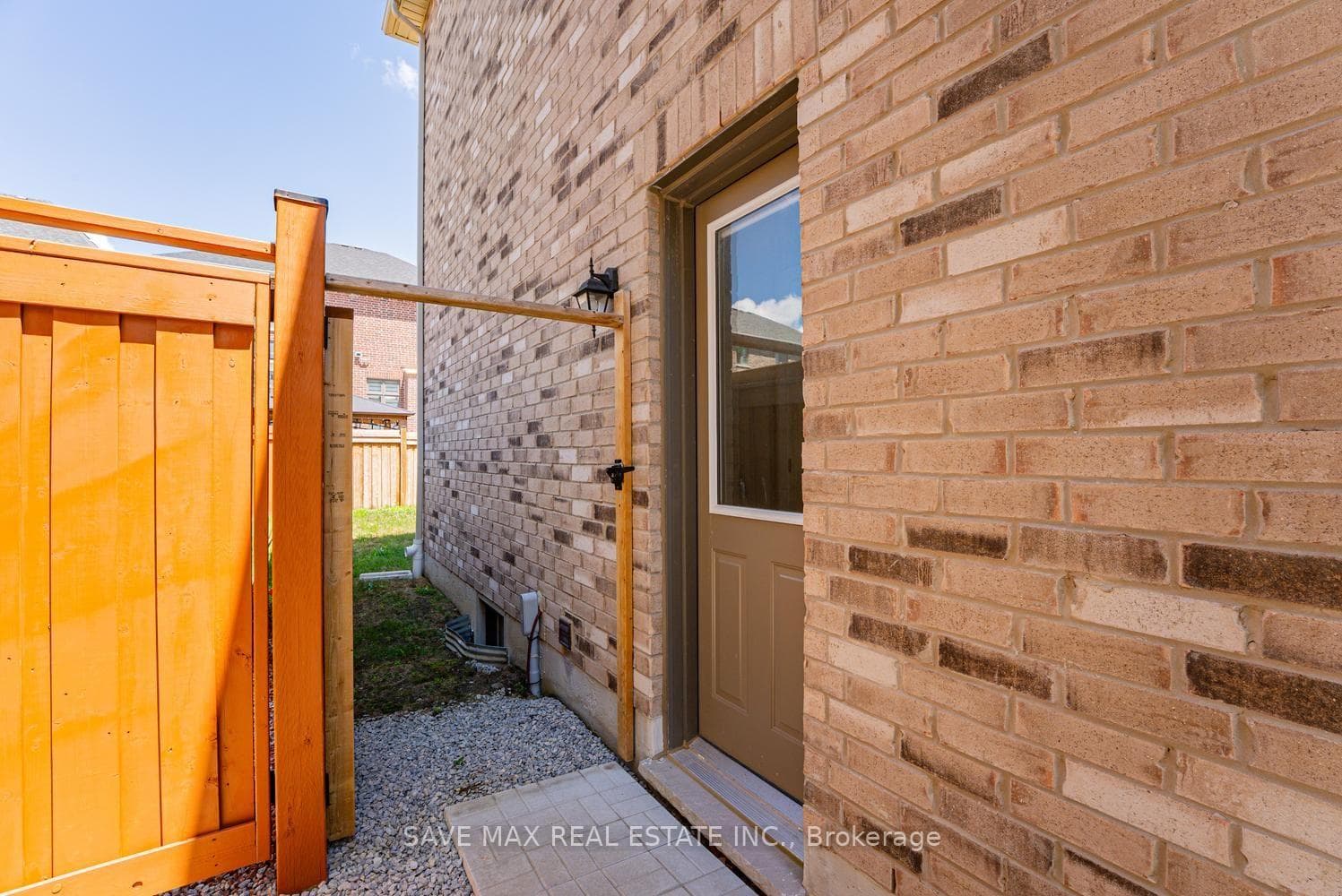 19 Daisy Meadow Crescent photo 41