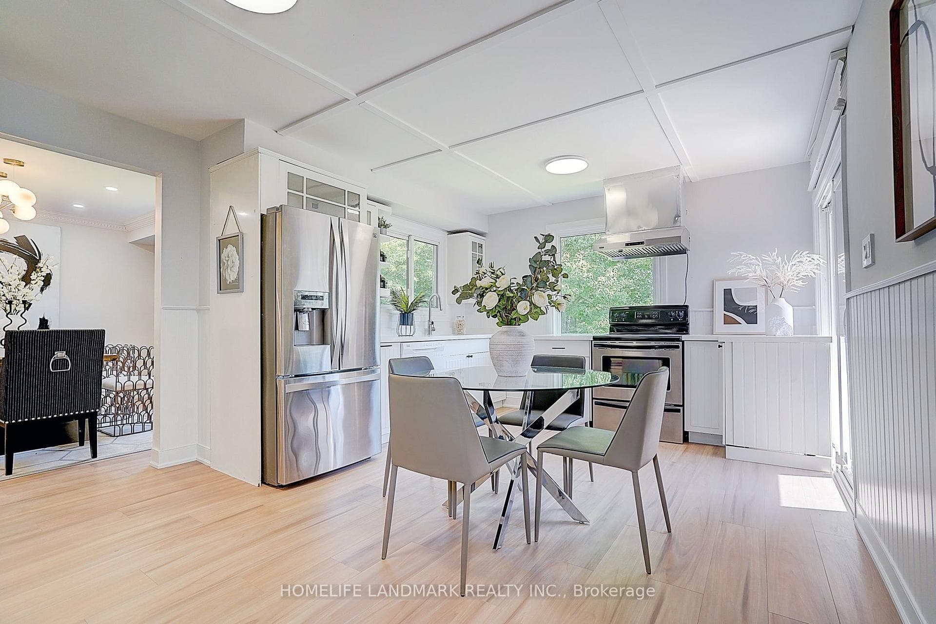 20573 Yonge Street photo 13