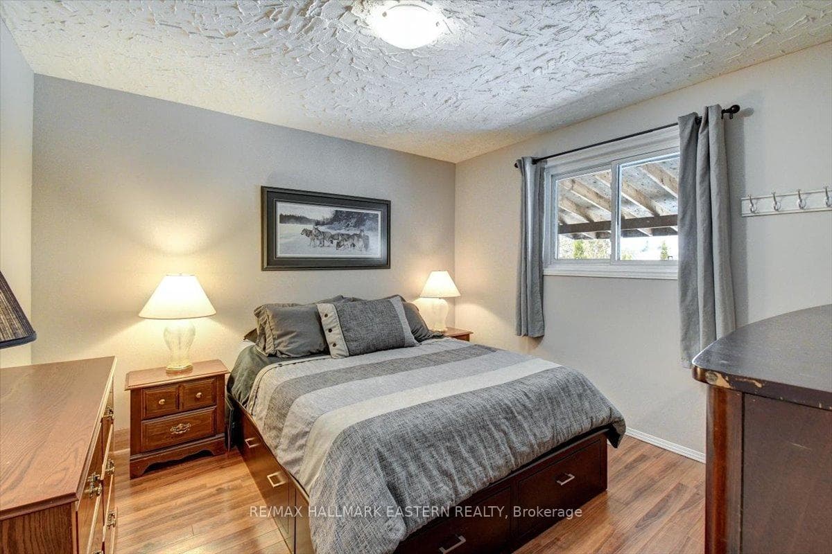 1000 Applegrove Avenue photo 16