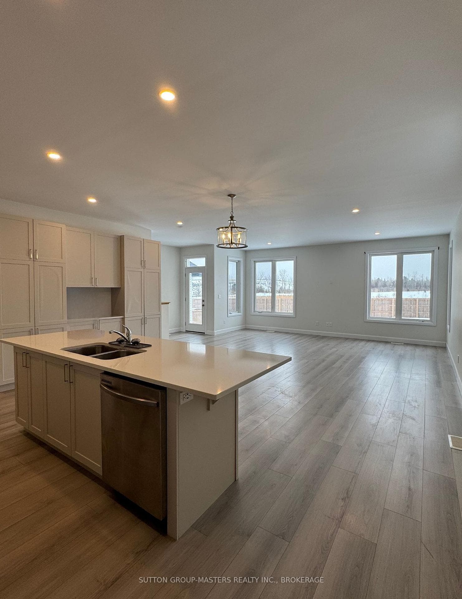 45 Erie Court photo 5
