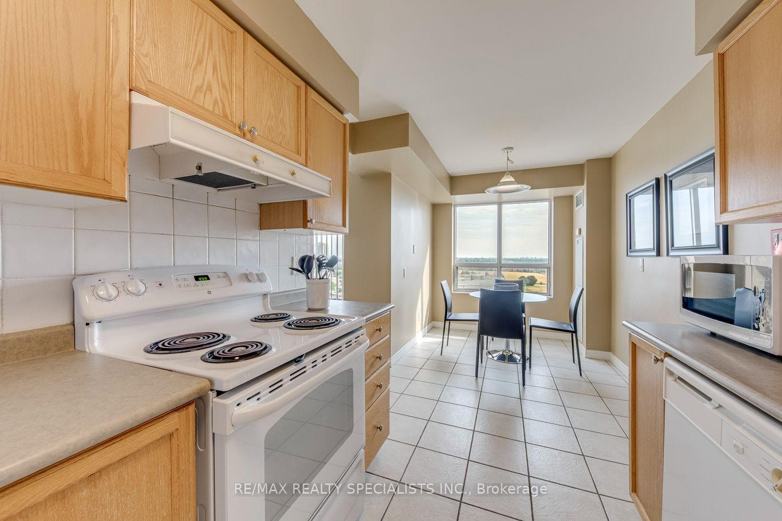 25 Kingsbridge Garden Circle Unit 924 photo 15