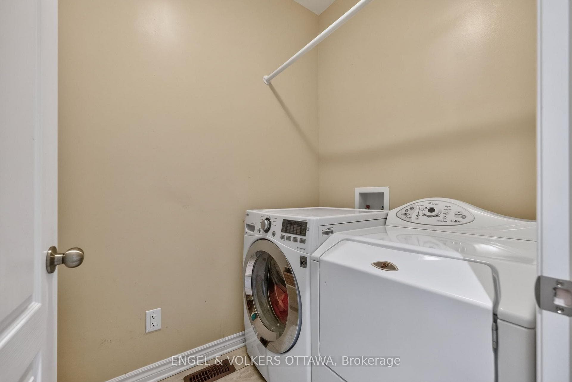 106 Equinelle Drive photo 24
