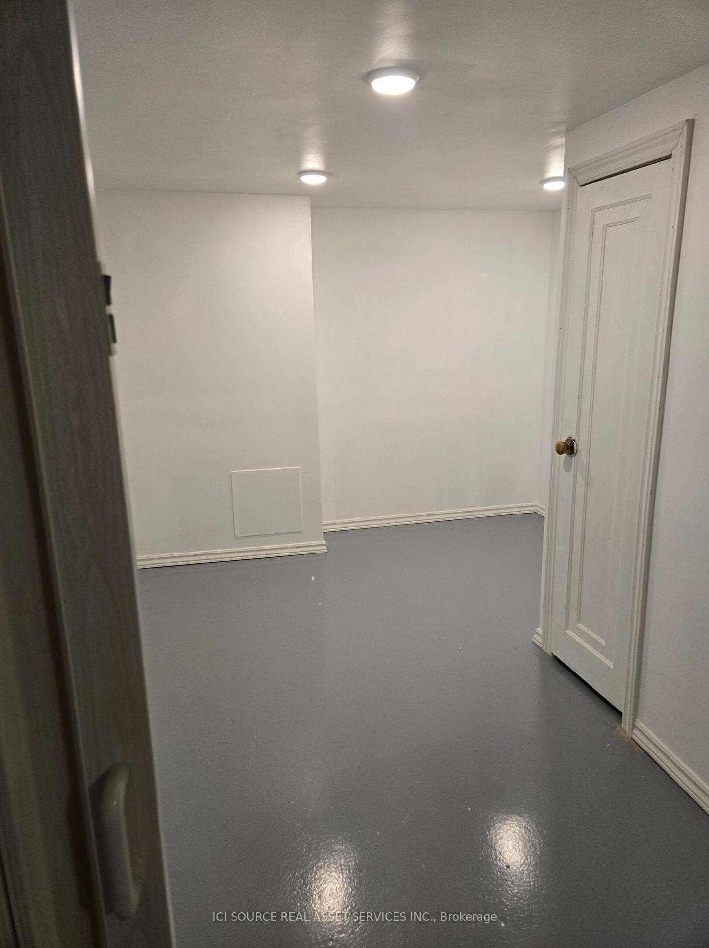 388 Griffith Street photo 24