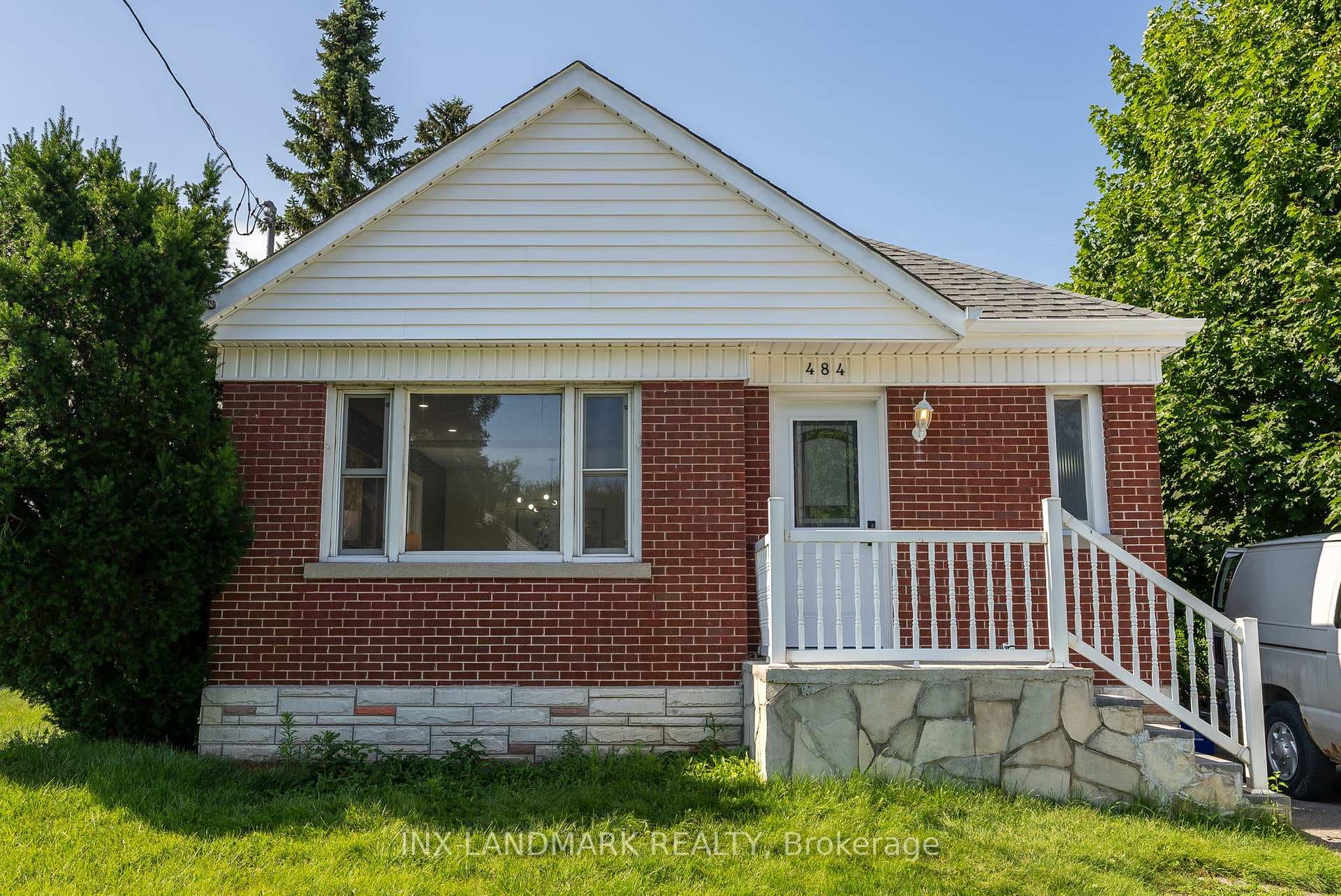 484 Miller Avenue photo 2