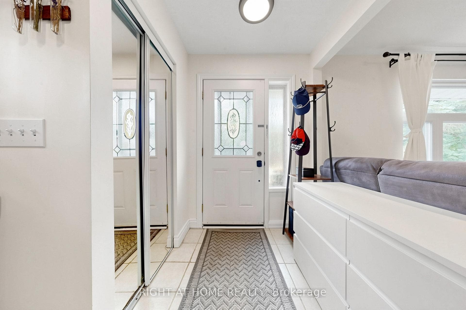 80 Lillooet Crescent photo 5