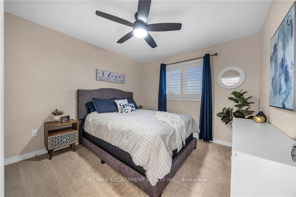 74 Oakdale Boulevard photo 22