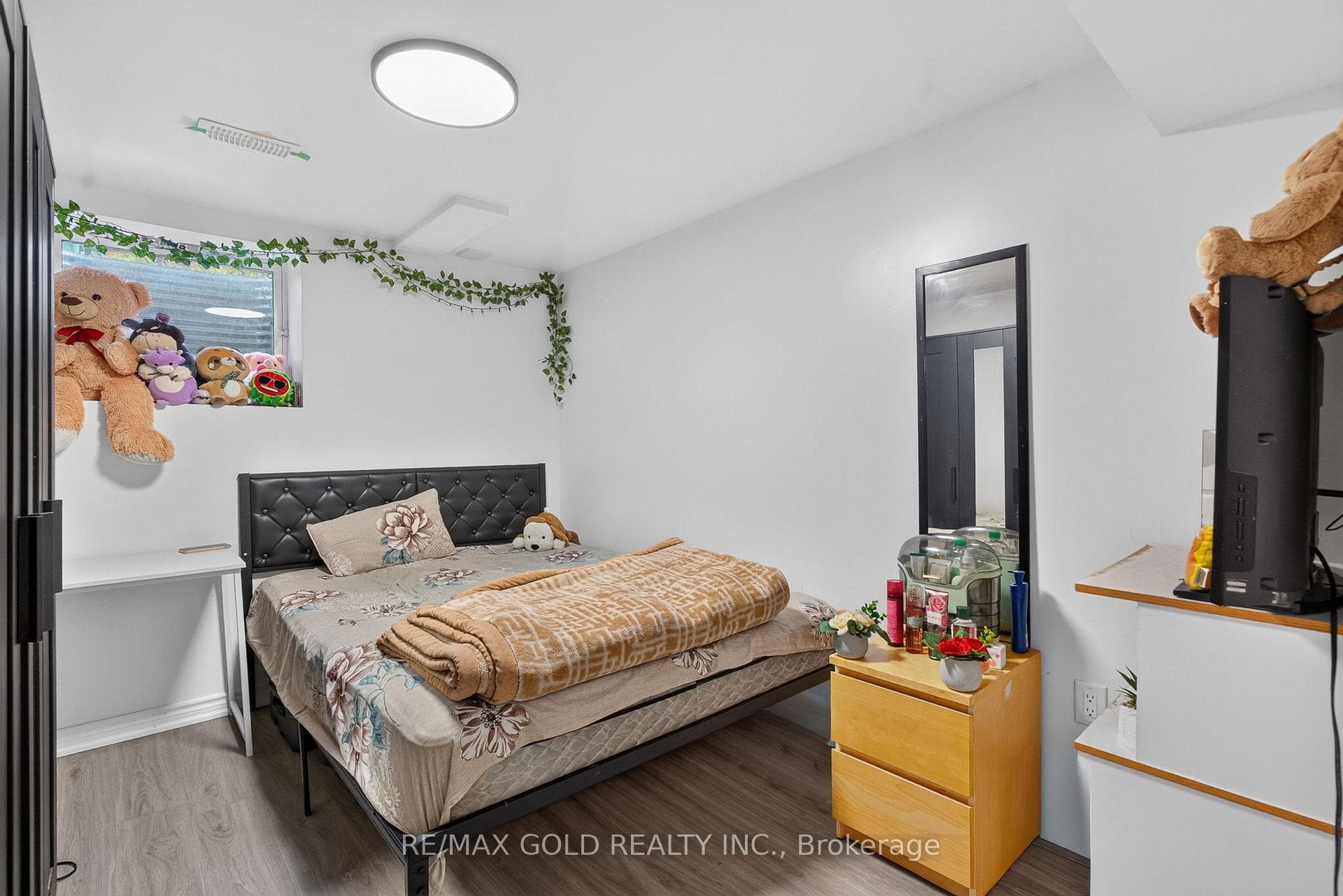 40 Devonshire Drive photo 38