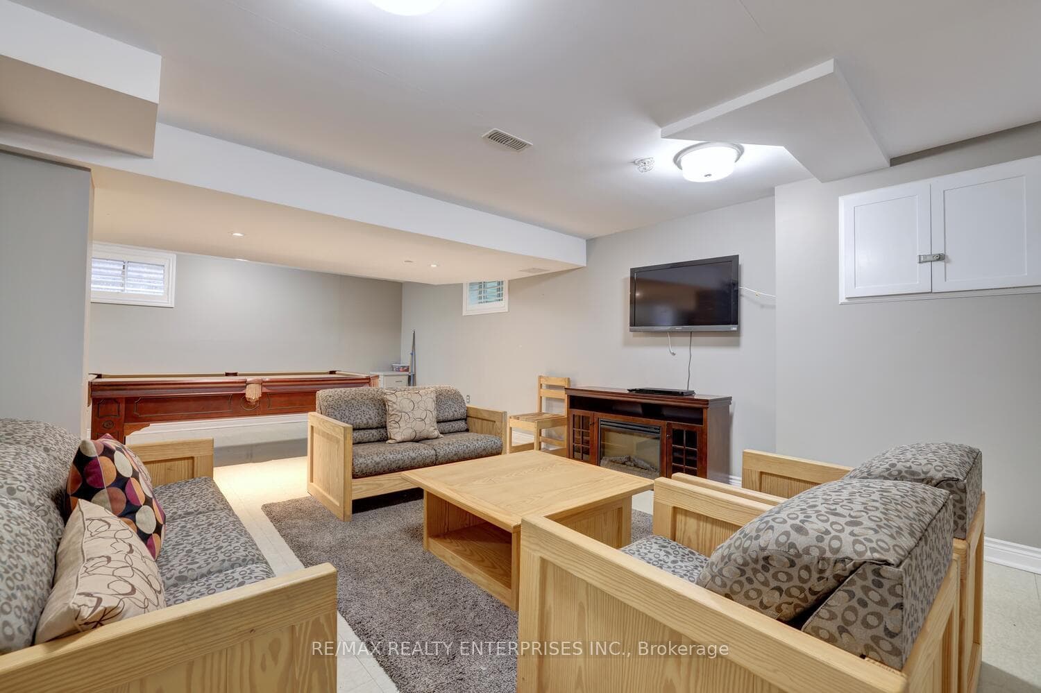 1751 Queen Street photo 25