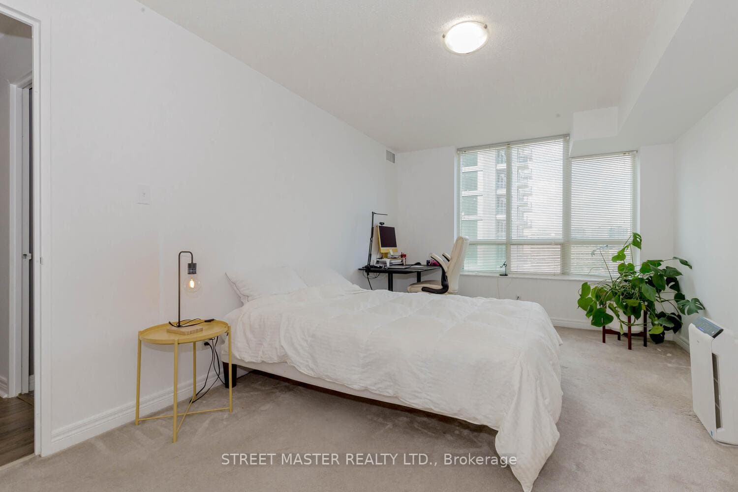 156 Enfield Place Unit 1802 photo 16