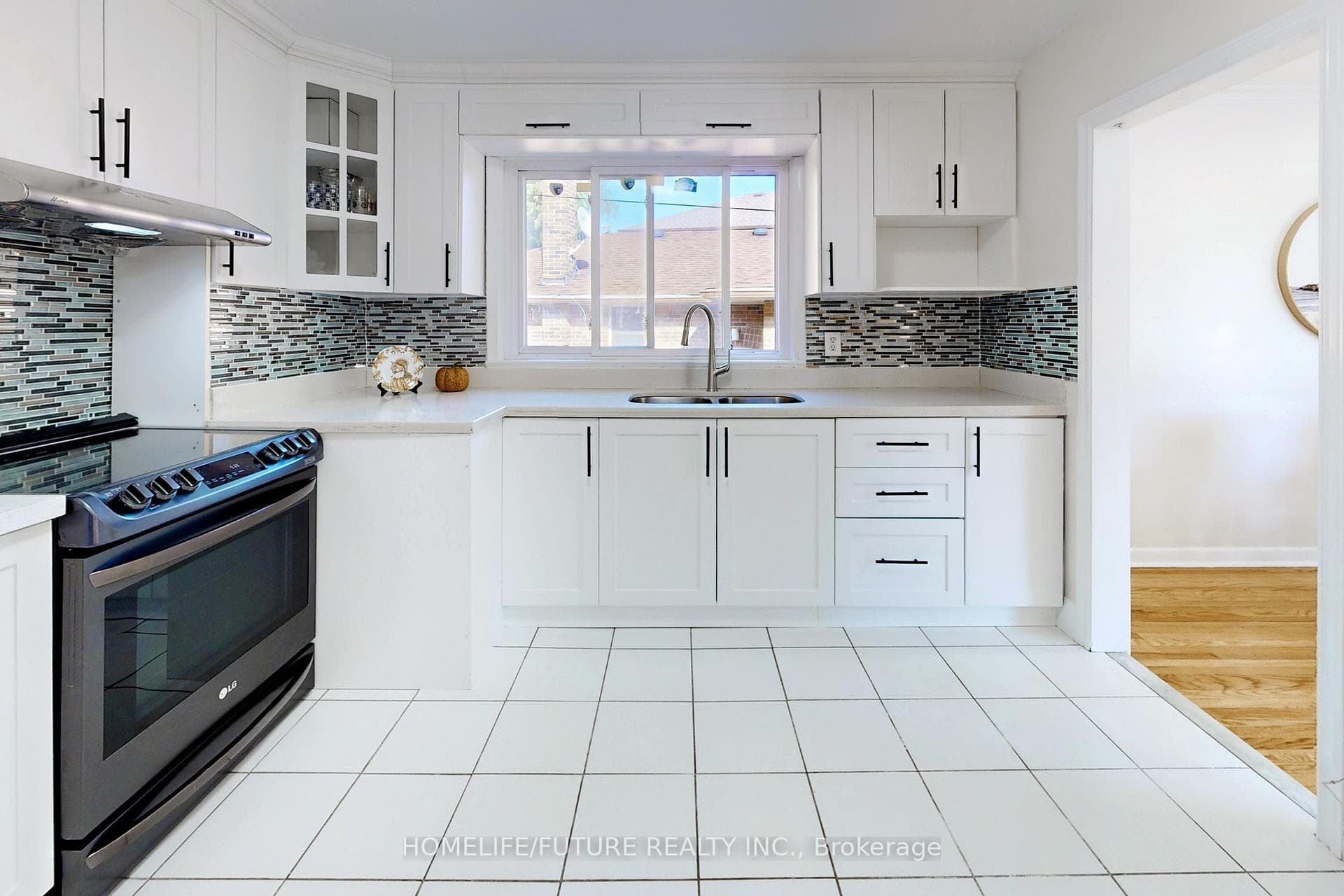 30 Calumet Crescent photo 16