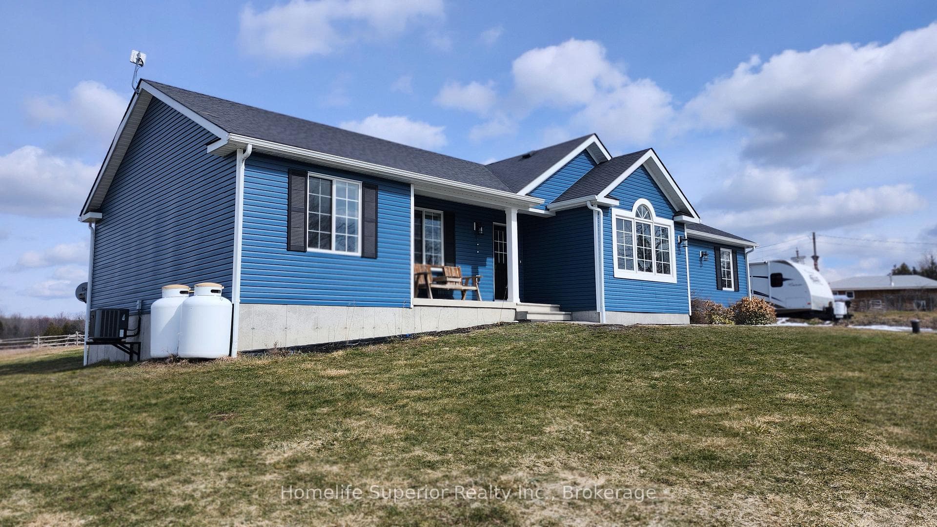 307 Tracey Road photo 2
