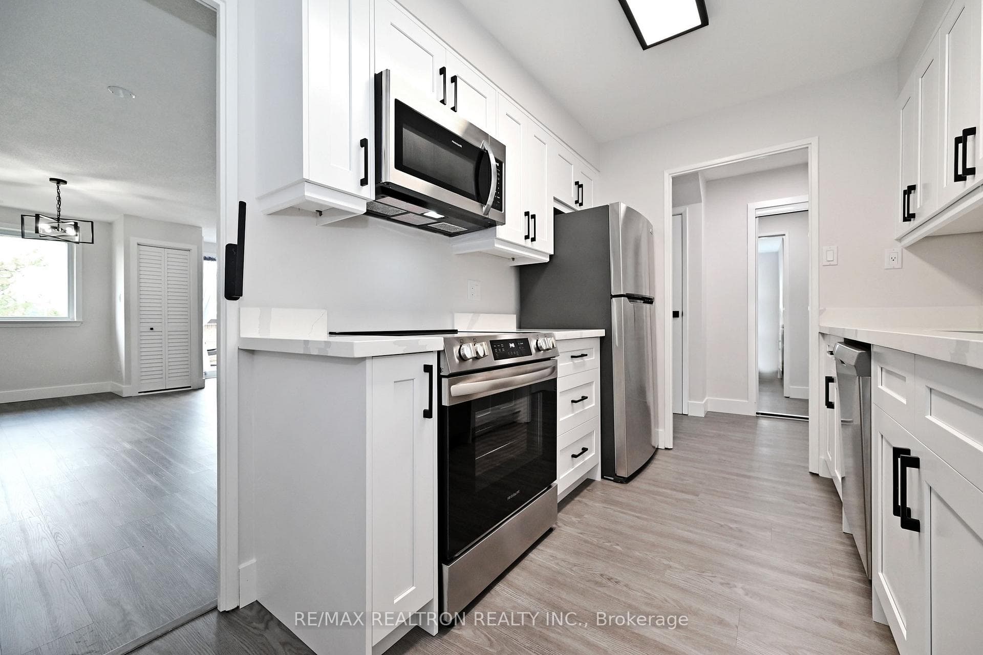 4005 Don Mills Road Unit 322 photo 17